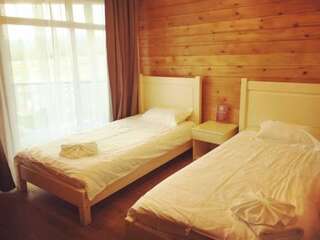 Гостиница Байкал Хан Ольхон Хужир Двухместный номер с 2 отдельными кроватями и видом на озеро-16
