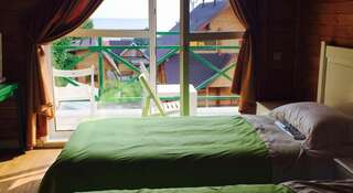 Гостиница Байкал Хан Ольхон Хужир Двухместный номер с 2 отдельными кроватями и видом на озеро-3